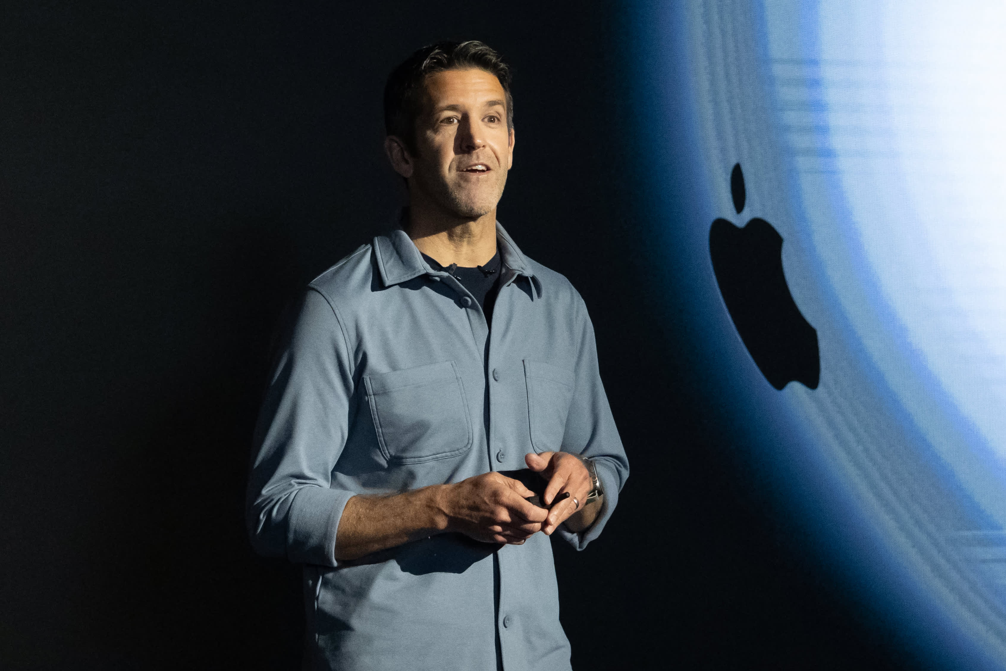 Apple Just Got a New CEO After Tim Cook's 15-Year Run Ended
